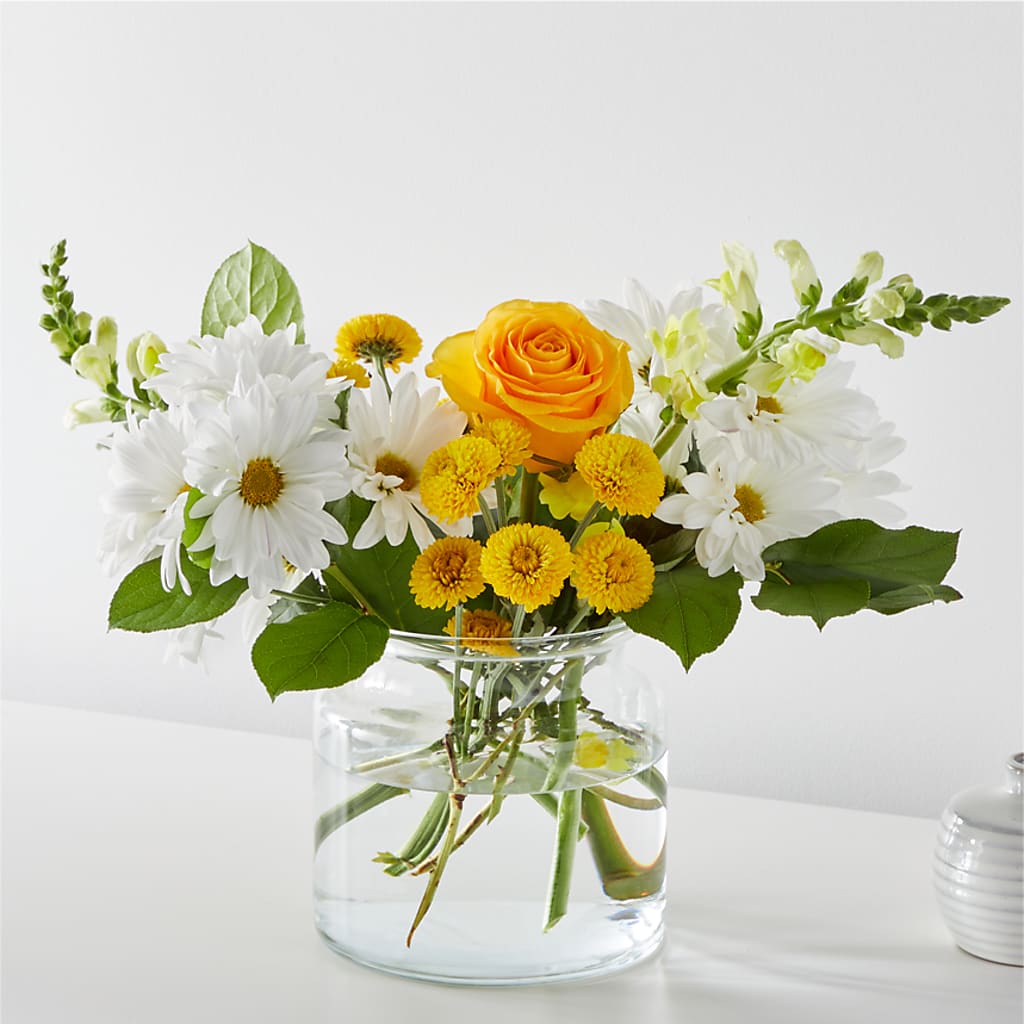 Sun Salutation Bouquet – Rimmon Heights Florist, Manchester NH