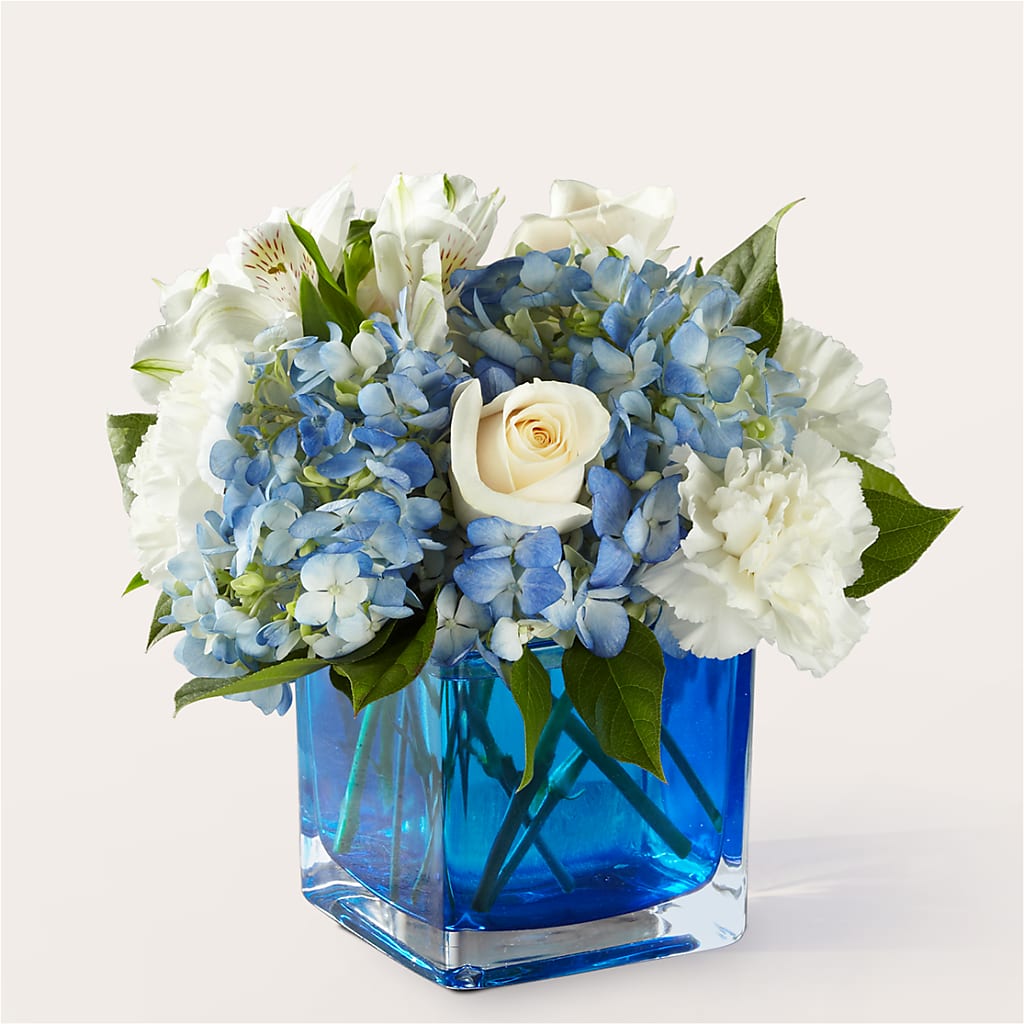 Soothing Waters Bouquet – Rimmon Heights Florist, Manchester NH