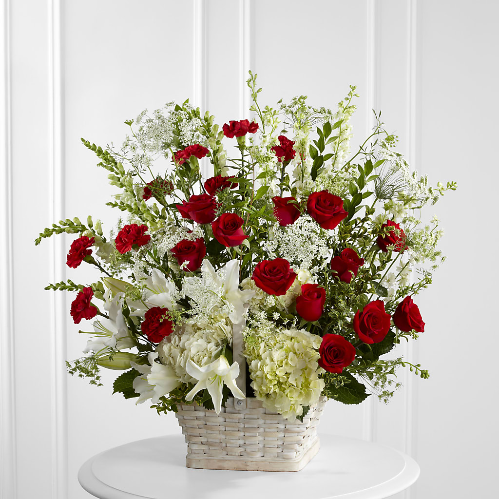In Loving Memory Arrangement – Rimmon Heights Florist, Manchester NH