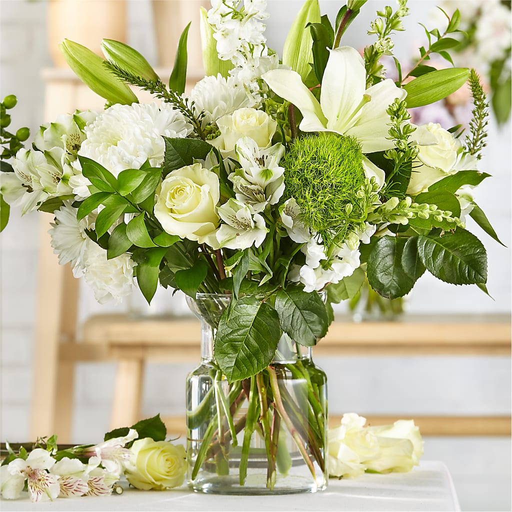 Classic Ivory – A Florist Original – Rimmon Heights Florist, Manchester NH