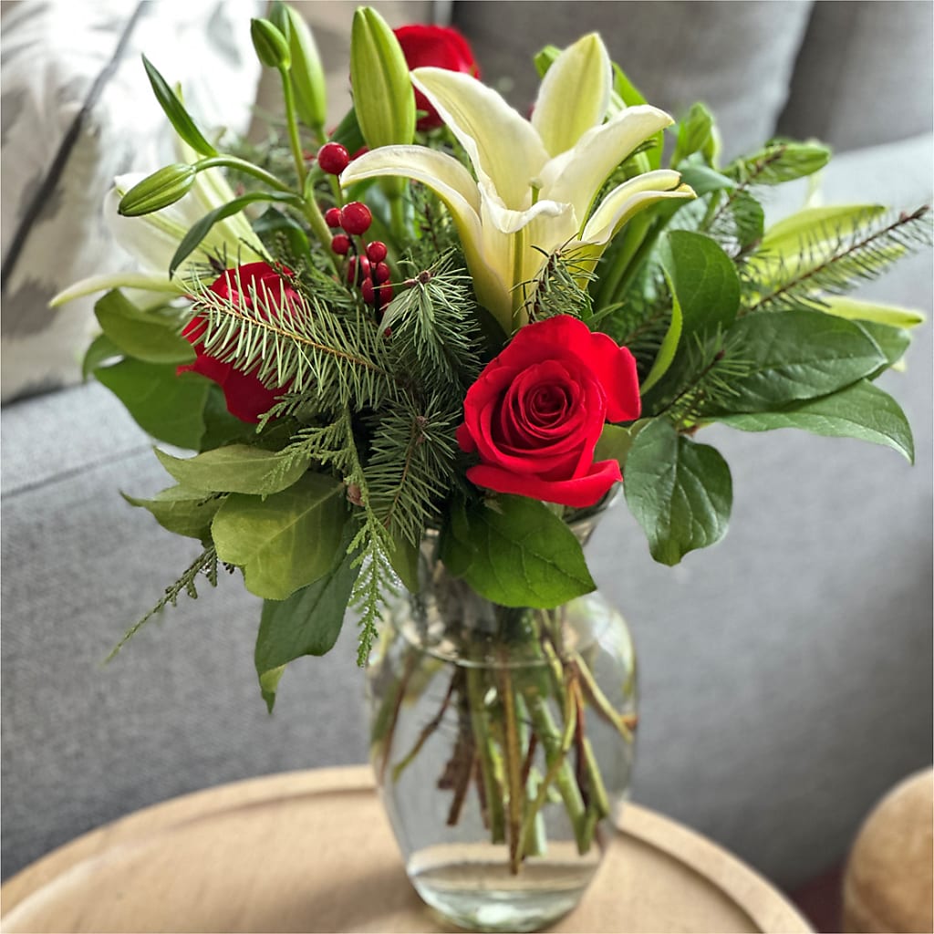 Sparkling Snowflakes Bouquet –  Rimmon Heights Florist, Manchester NH