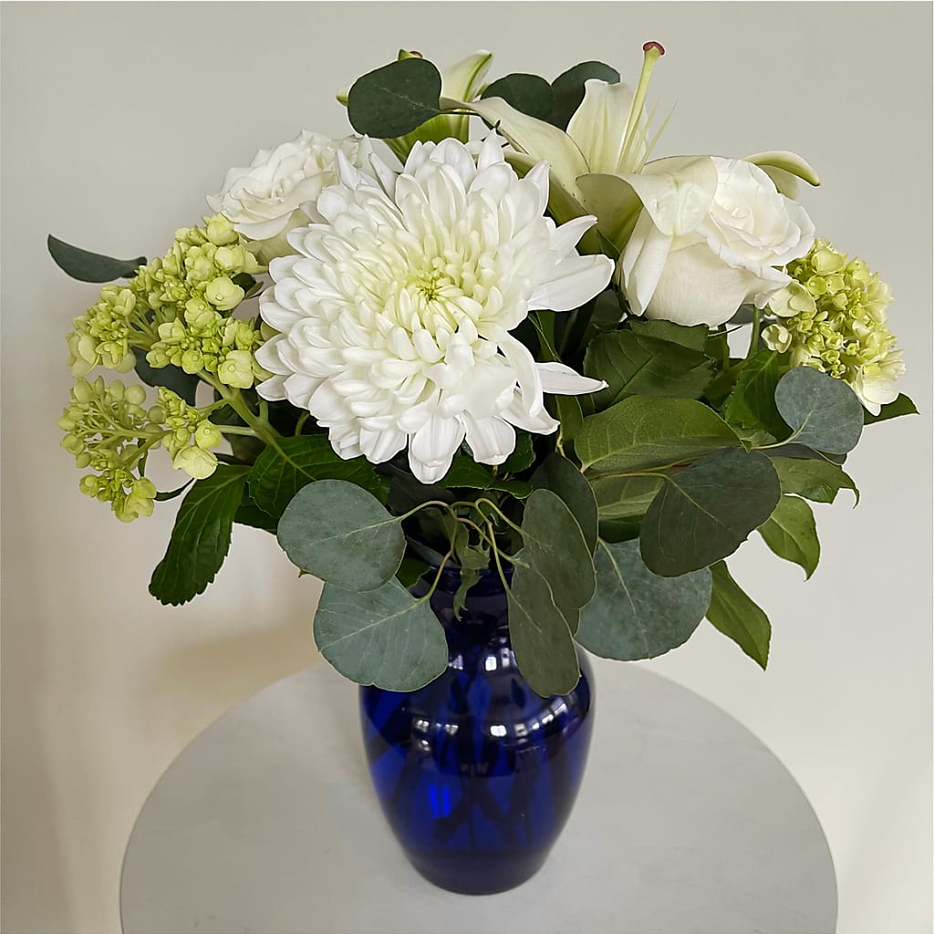 Snowy Dreams Bouquet –  Rimmon Heights Florist, Manchester NH